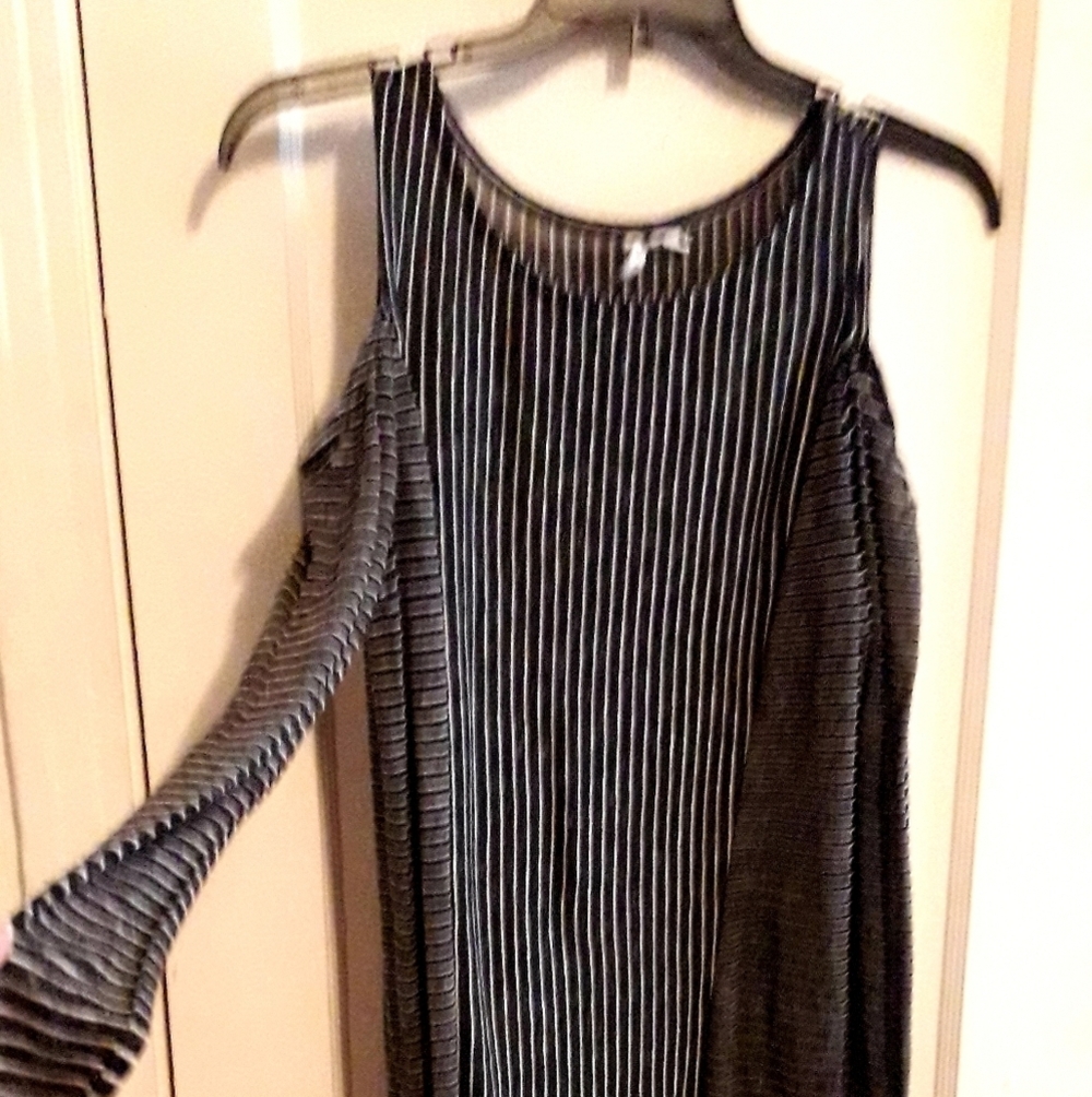 Cato's cold shoulder top S